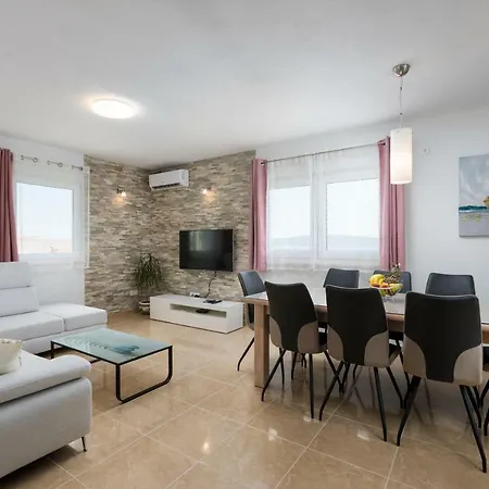 Lilly Apartment Kastela