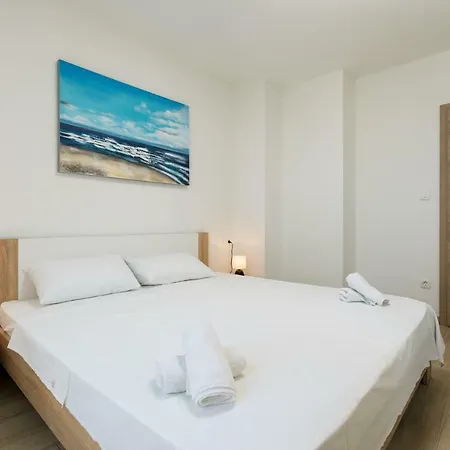 Lilly Apartament *